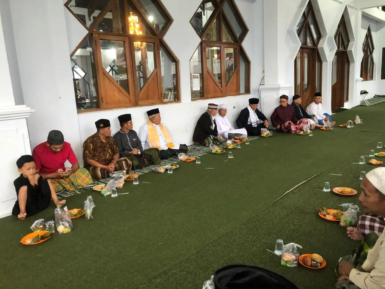 Polsek Toulimambot Laksanakan Pengamanan Safari Ramadan Pemkab Minahasa di Masjid Agung Al Falah Kyai Modjo, Pererat Silaturahmi Jelang Idul Fitri